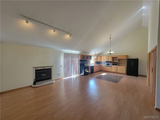 6945 Walmore Road, Wheatfield, NY 14304