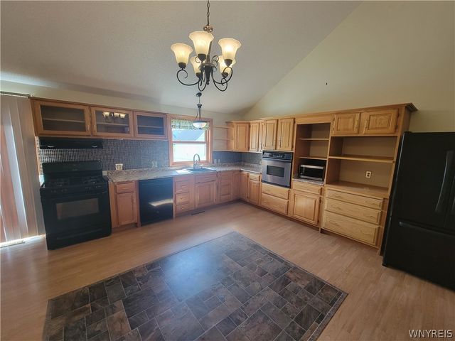 6945 Walmore Road, Wheatfield, NY 14304
