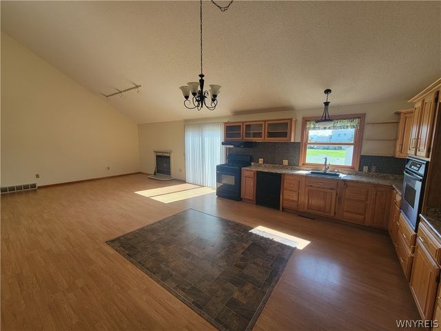 6945 Walmore Road, Wheatfield, NY 14304