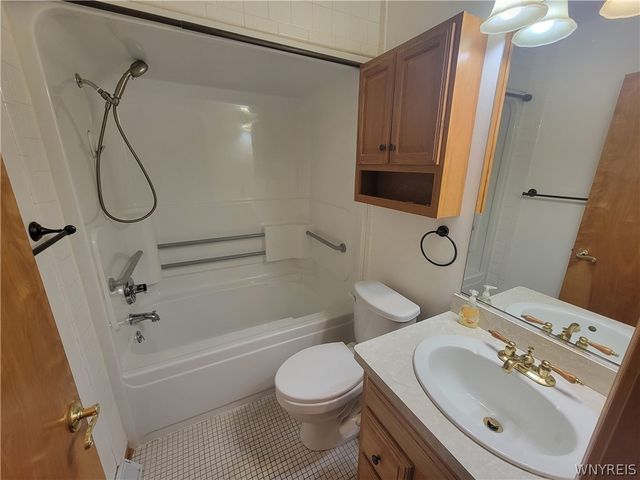 6945 Walmore Road, Wheatfield, NY 14304