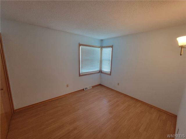 6945 Walmore Road, Wheatfield, NY 14304