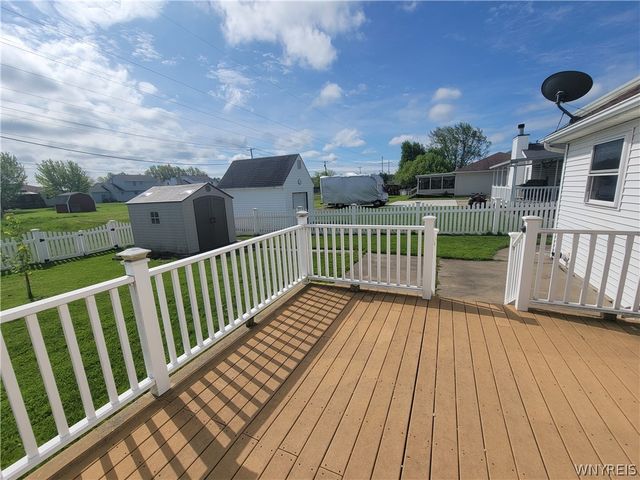 6945 Walmore Road, Wheatfield, NY 14304