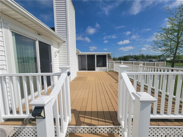 6945 Walmore Road, Wheatfield, NY 14304