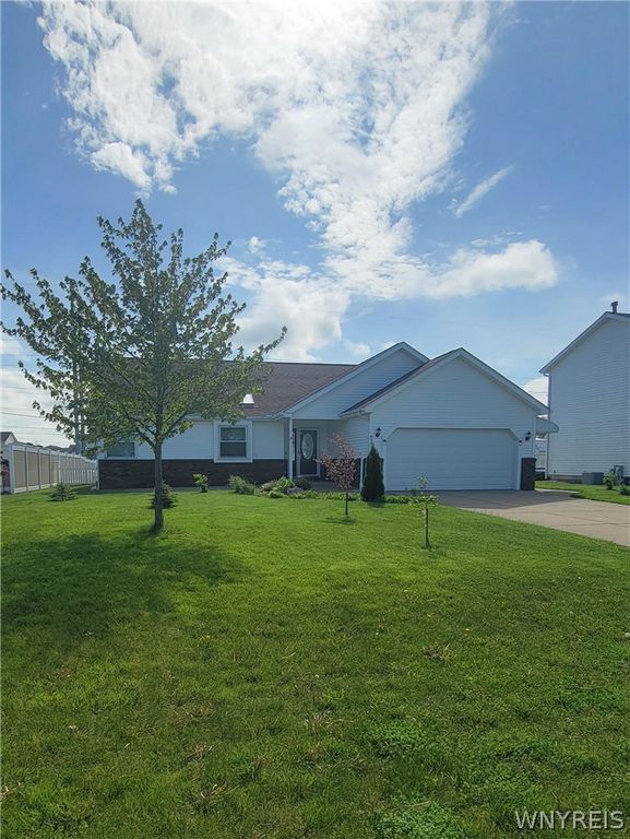 6945 Walmore Road, Wheatfield, NY 14304