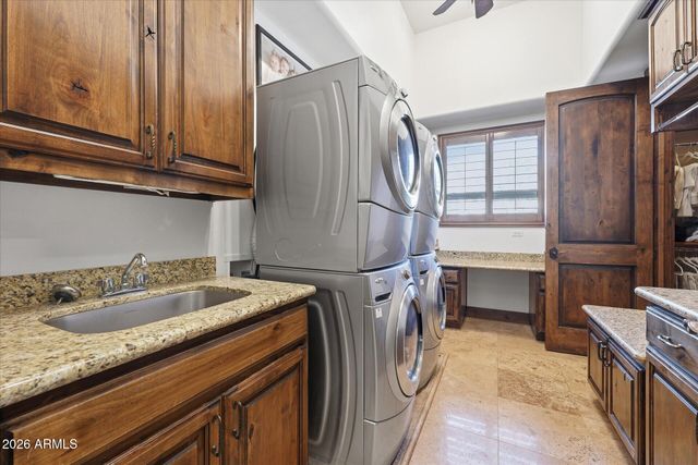 8238 E KRAMER Circle, Mesa, AZ 85207
