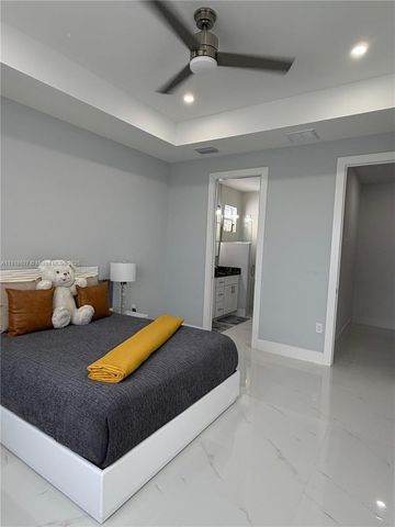 2923 22th St, Lehigh Acres, FL 33976