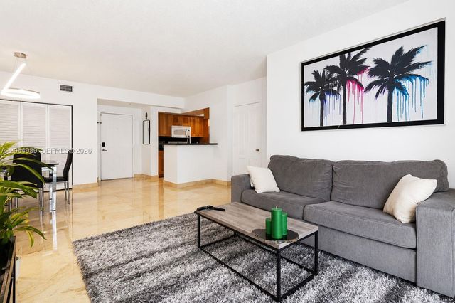 5085 NW 7th Street 906, Miami, FL 33126