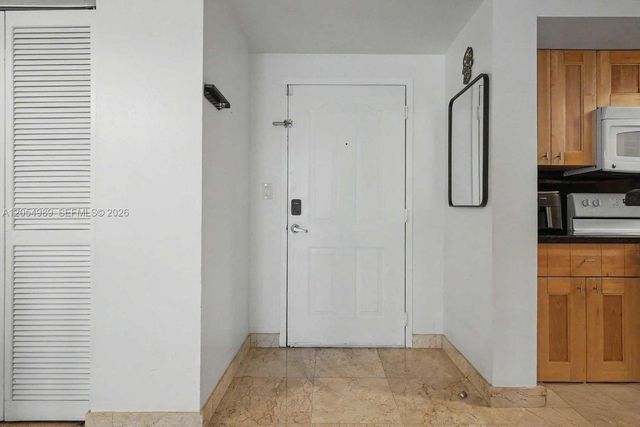 5085 NW 7th Street 906, Miami, FL 33126