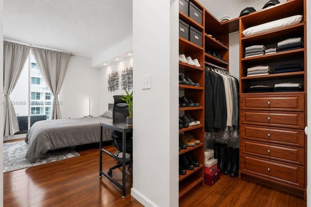 5085 NW 7th Street 906, Miami, FL 33126