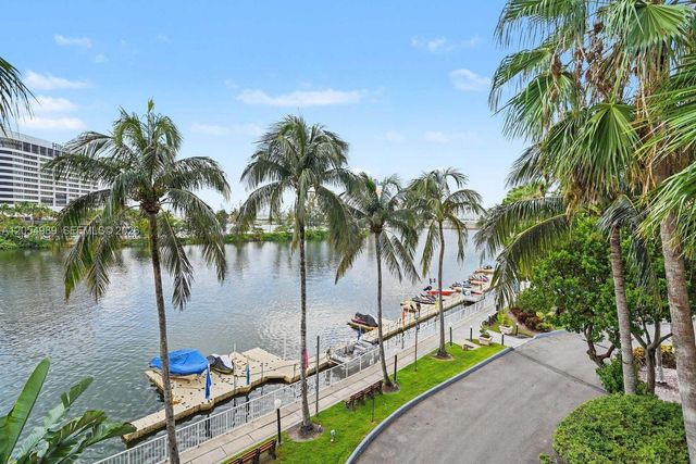 5085 NW 7th Street 906, Miami, FL 33126