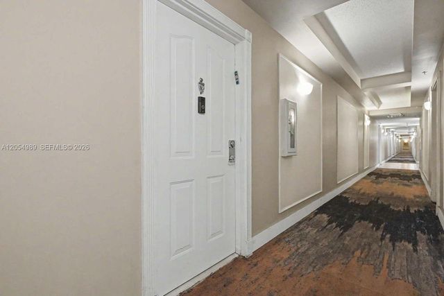5085 NW 7th Street 906, Miami, FL 33126