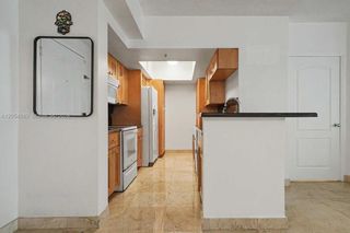 5085 NW 7th Street 906, Miami, FL 33126