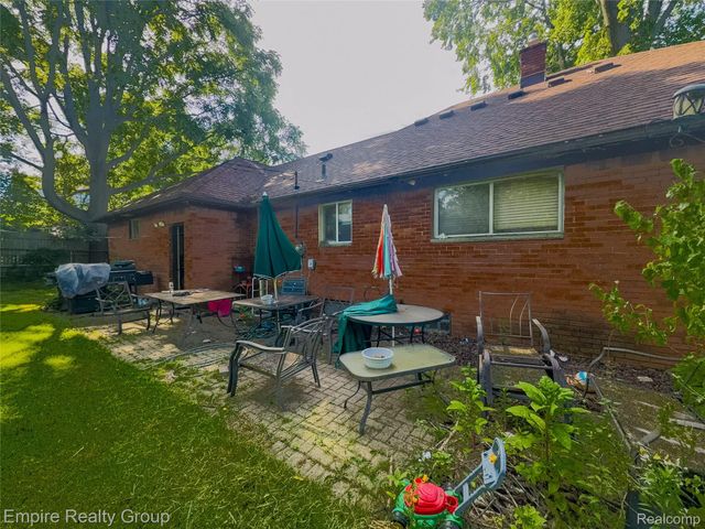 2766 W Huron Street, Waterford Charter Township, MI 48328