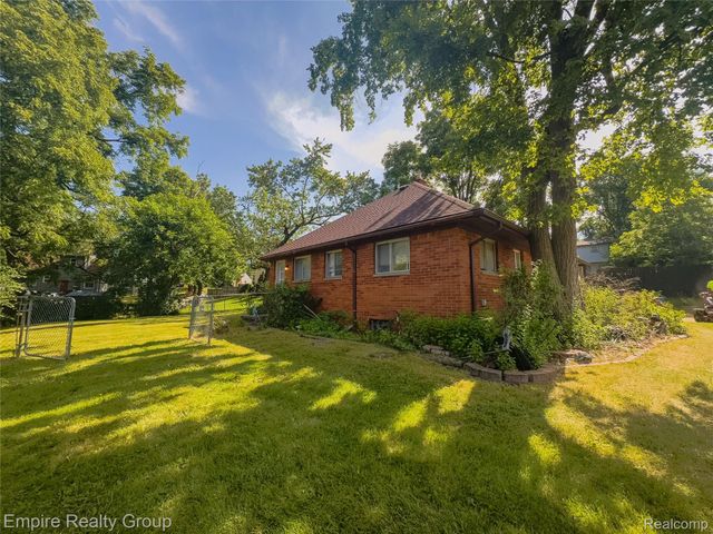 2766 W Huron Street, Waterford Charter Township, MI 48328