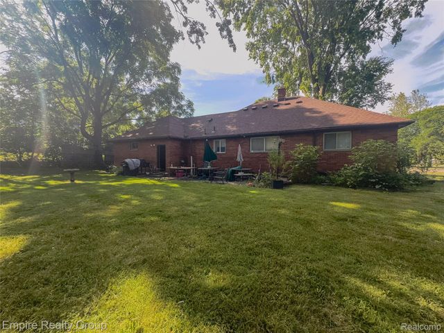 2766 W Huron Street, Waterford Charter Township, MI 48328