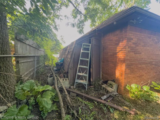 2766 W Huron Street, Waterford Charter Township, MI 48328