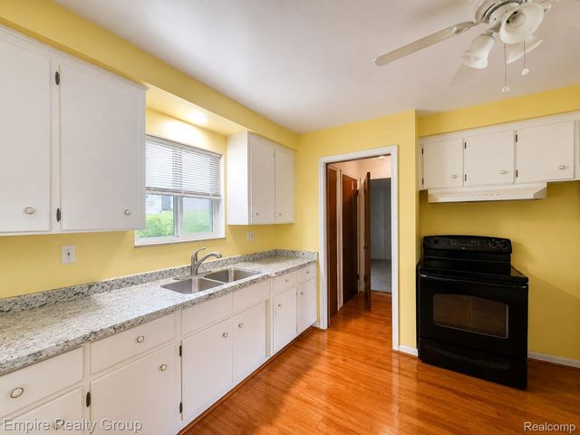 2766 W Huron Street, Waterford Charter Township, MI 48328