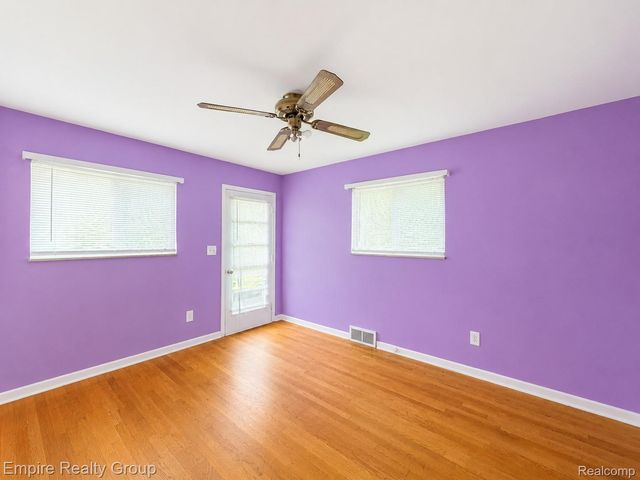 2766 W Huron Street, Waterford Charter Township, MI 48328