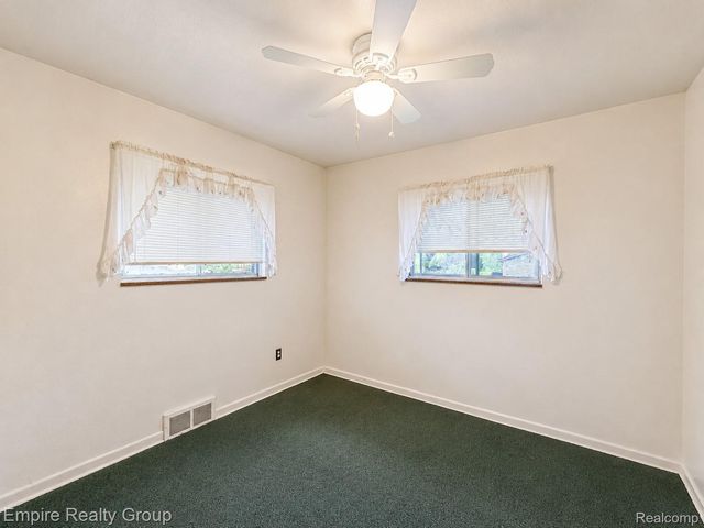 2766 W Huron Street, Waterford Charter Township, MI 48328