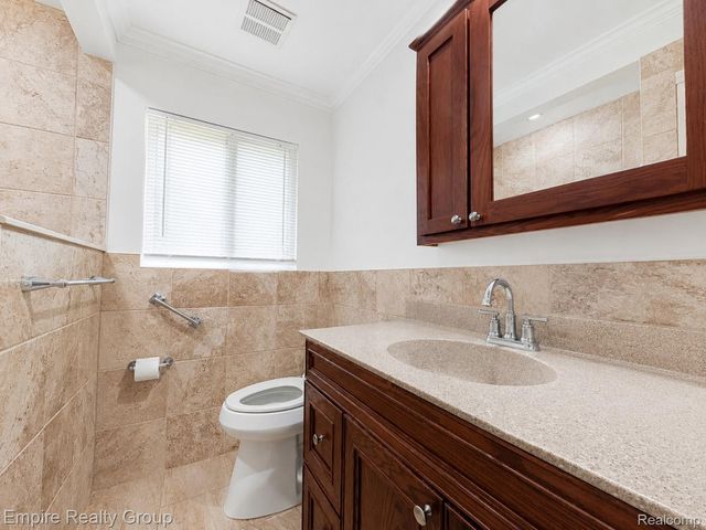 2766 W Huron Street, Waterford Charter Township, MI 48328