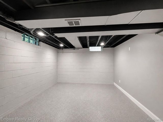 2766 W Huron Street, Waterford Charter Township, MI 48328