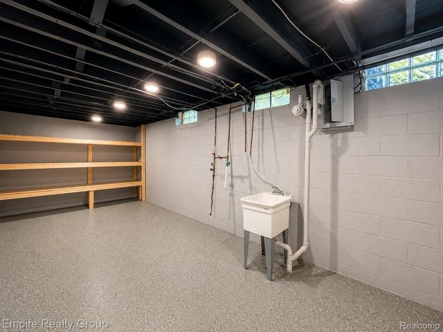 2766 W Huron Street, Waterford Charter Township, MI 48328