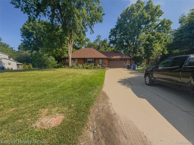 2766 W Huron Street, Waterford Charter Township, MI 48328