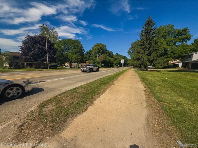 2766 W Huron Street, Waterford Charter Township, MI 48328