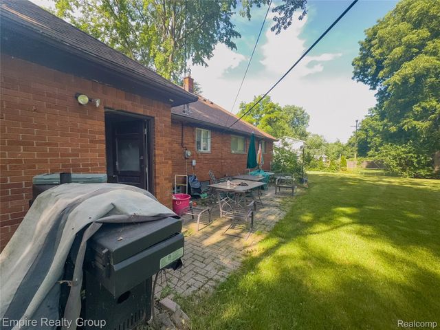 2766 W Huron Street, Waterford Charter Township, MI 48328