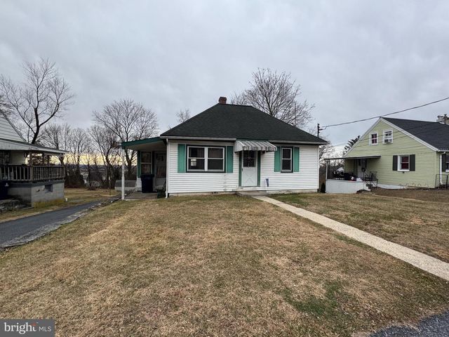 8 S CONESTOGA VIEW DR, Akron, PA 17501