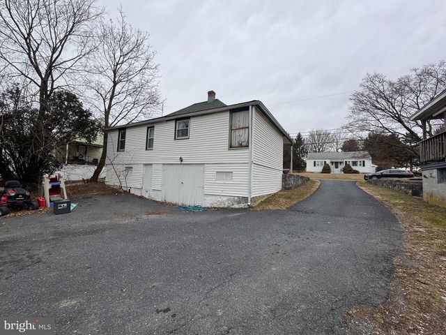 8 S CONESTOGA VIEW DR, Akron, PA 17501