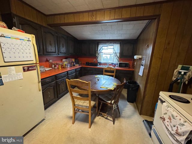 8 S CONESTOGA VIEW DR, Akron, PA 17501