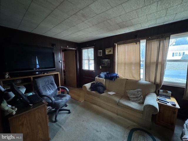 8 S CONESTOGA VIEW DR, Akron, PA 17501