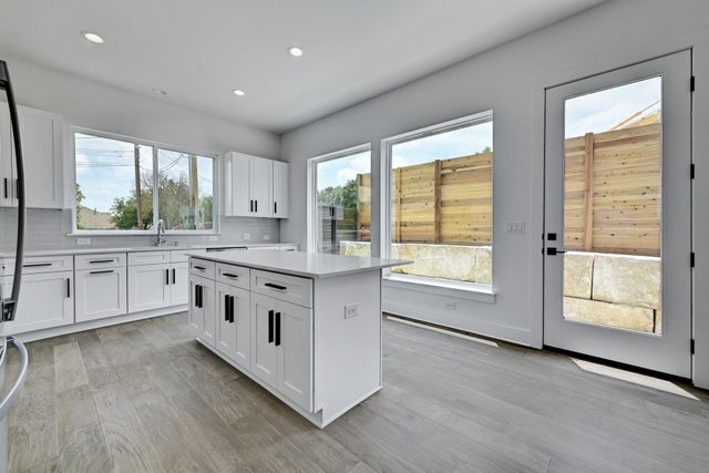 2308 Maxwell LN 1, Austin, TX 78741