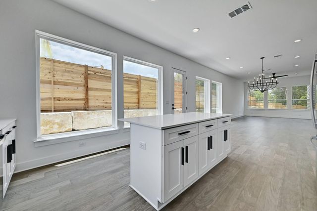 2308 Maxwell LN 1, Austin, TX 78741