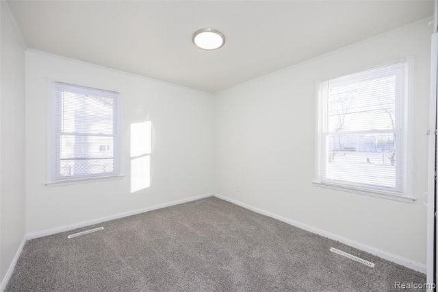 10111 Albany Street, Oak Park, MI 48237