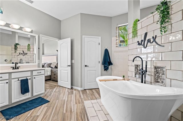 2123 Old Burnt Store RD N, Cape Coral, FL 33993