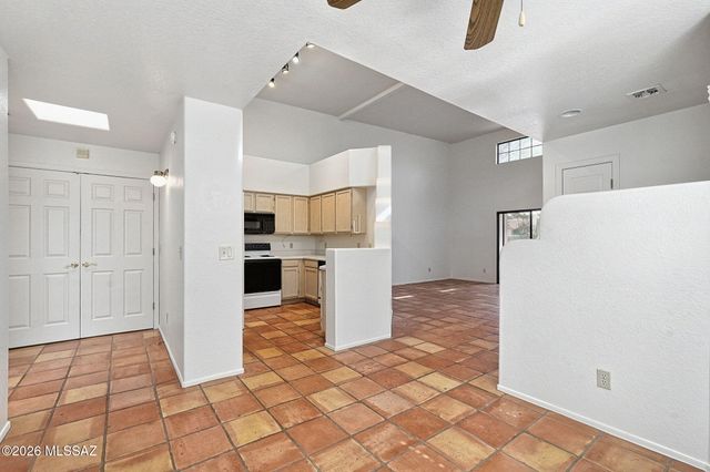 122 N Caviar Place, Tucson, AZ 85745