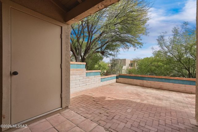 122 N Caviar Place, Tucson, AZ 85745
