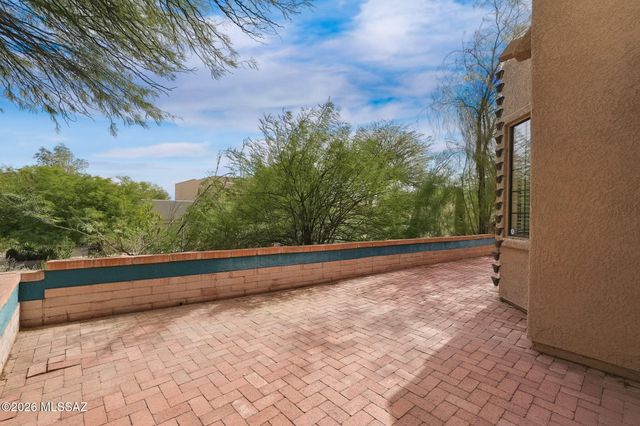 122 N Caviar Place, Tucson, AZ 85745