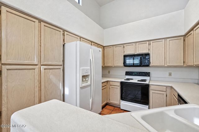 122 N Caviar Place, Tucson, AZ 85745