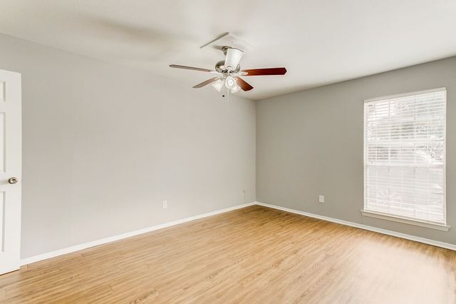 2200 W Lowden Street 28, Fort Worth, TX 76110