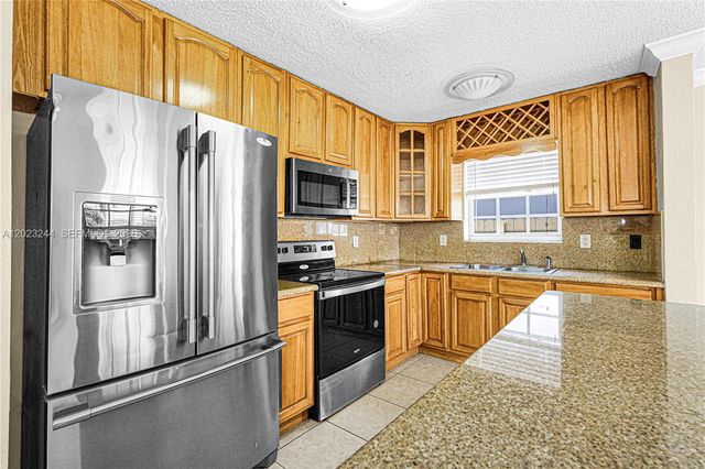 2400 SW 103rd Court, Miami, FL 33165