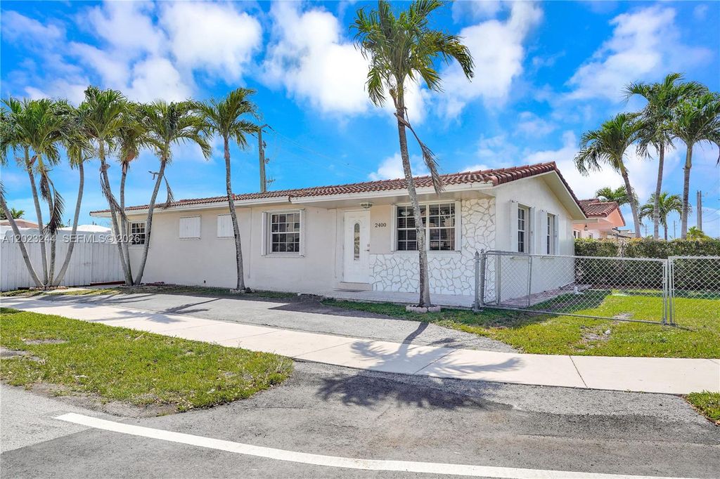 2400 SW 103rd Court, Miami, FL 33165