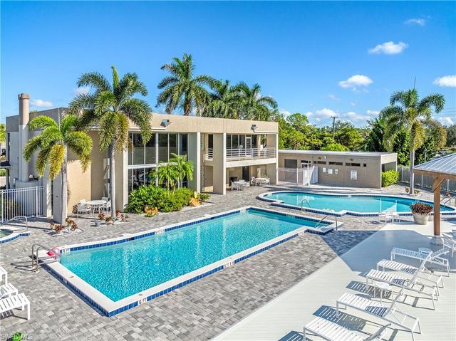 116 Santa Clara DR 12, Naples, FL 34104