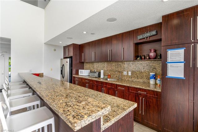 116 Santa Clara DR 12, Naples, FL 34104