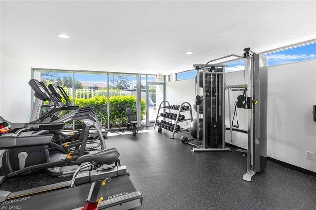 116 Santa Clara DR 12, Naples, FL 34104