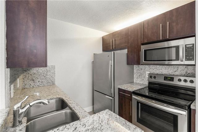 116 Santa Clara DR 12, Naples, FL 34104
