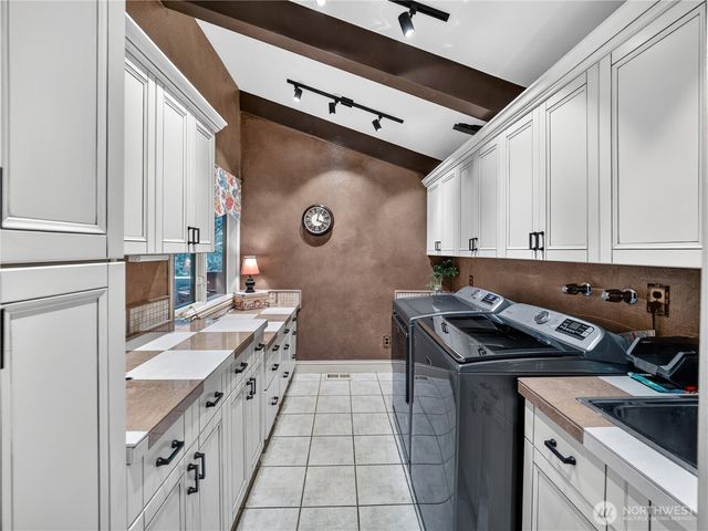 21421 Snag Island Drive E, Lake Tapps, WA 98391