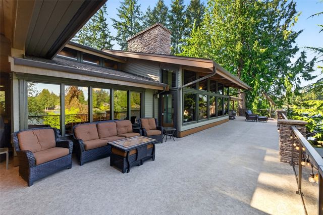 21421 Snag Island Drive E, Lake Tapps, WA 98391